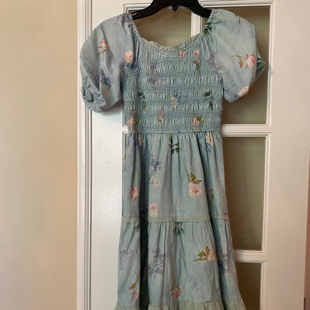 EUC size 8 mini Roselyn dress
